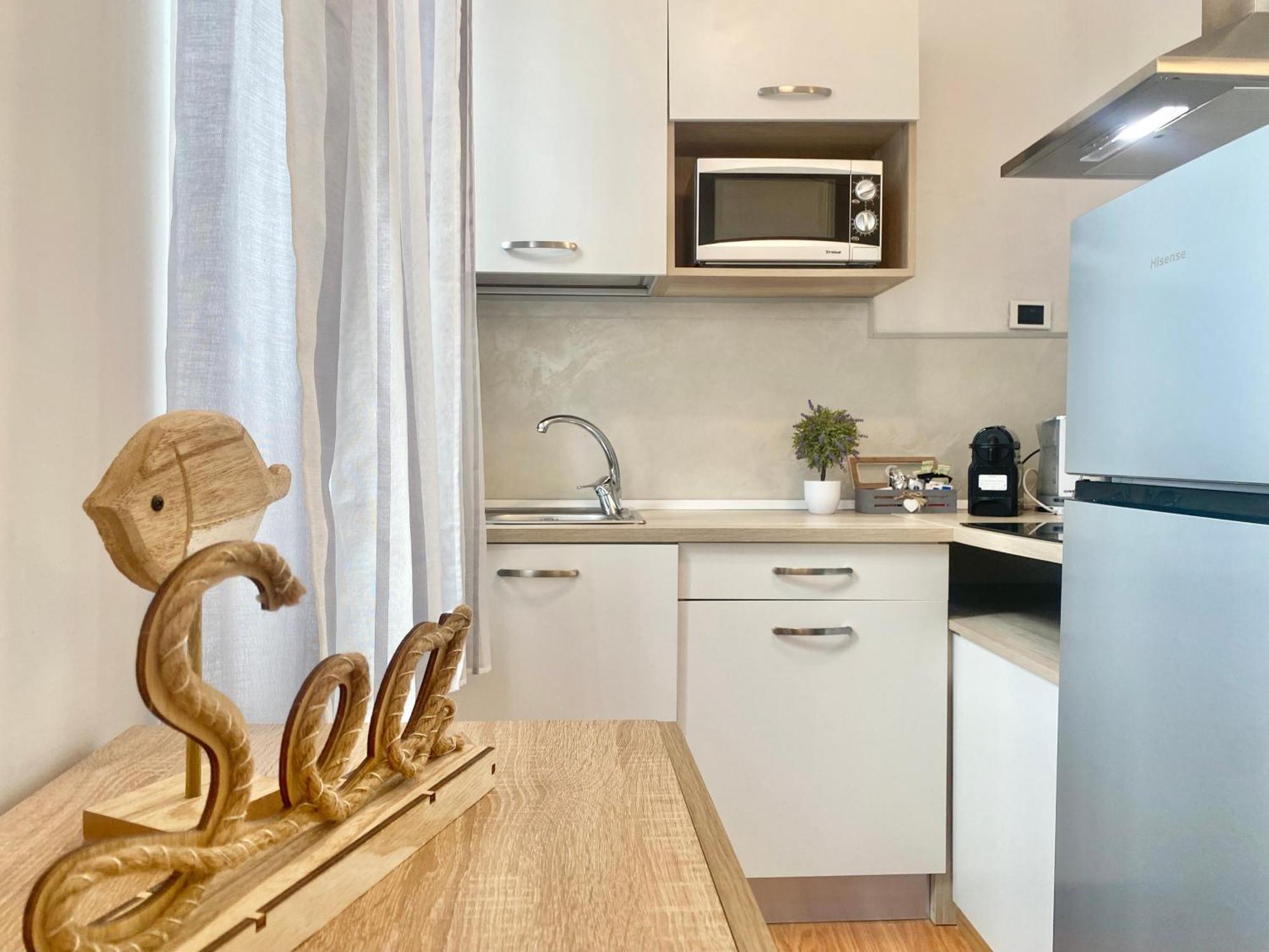 ראפאלו Mazzini 12 Very Central Apartment With Private Garage, Air Conditioning, Wifi, Just 50 Meters From The Beach מראה חיצוני תמונה