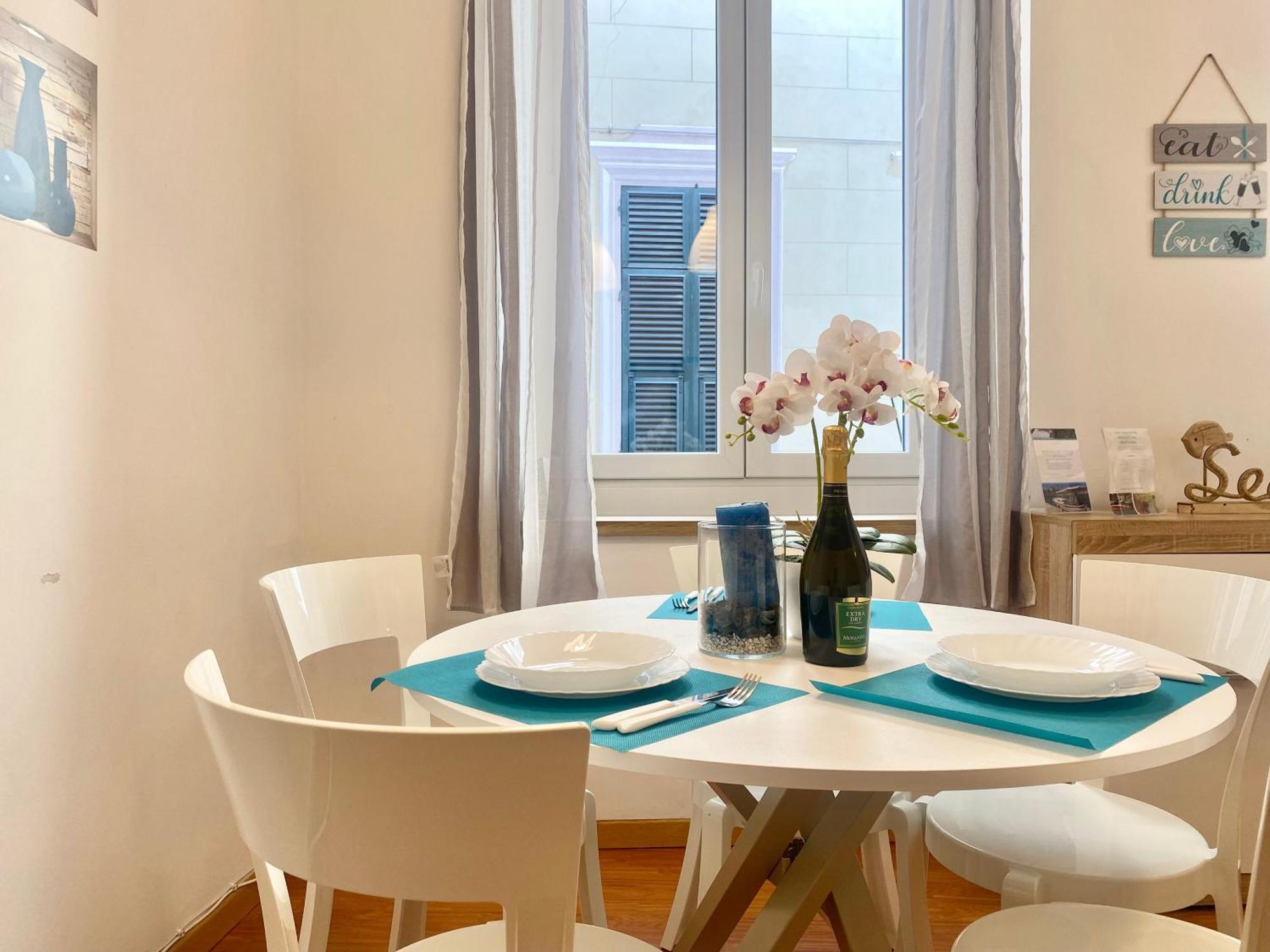 ראפאלו Mazzini 12 Very Central Apartment With Private Garage, Air Conditioning, Wifi, Just 50 Meters From The Beach מראה חיצוני תמונה