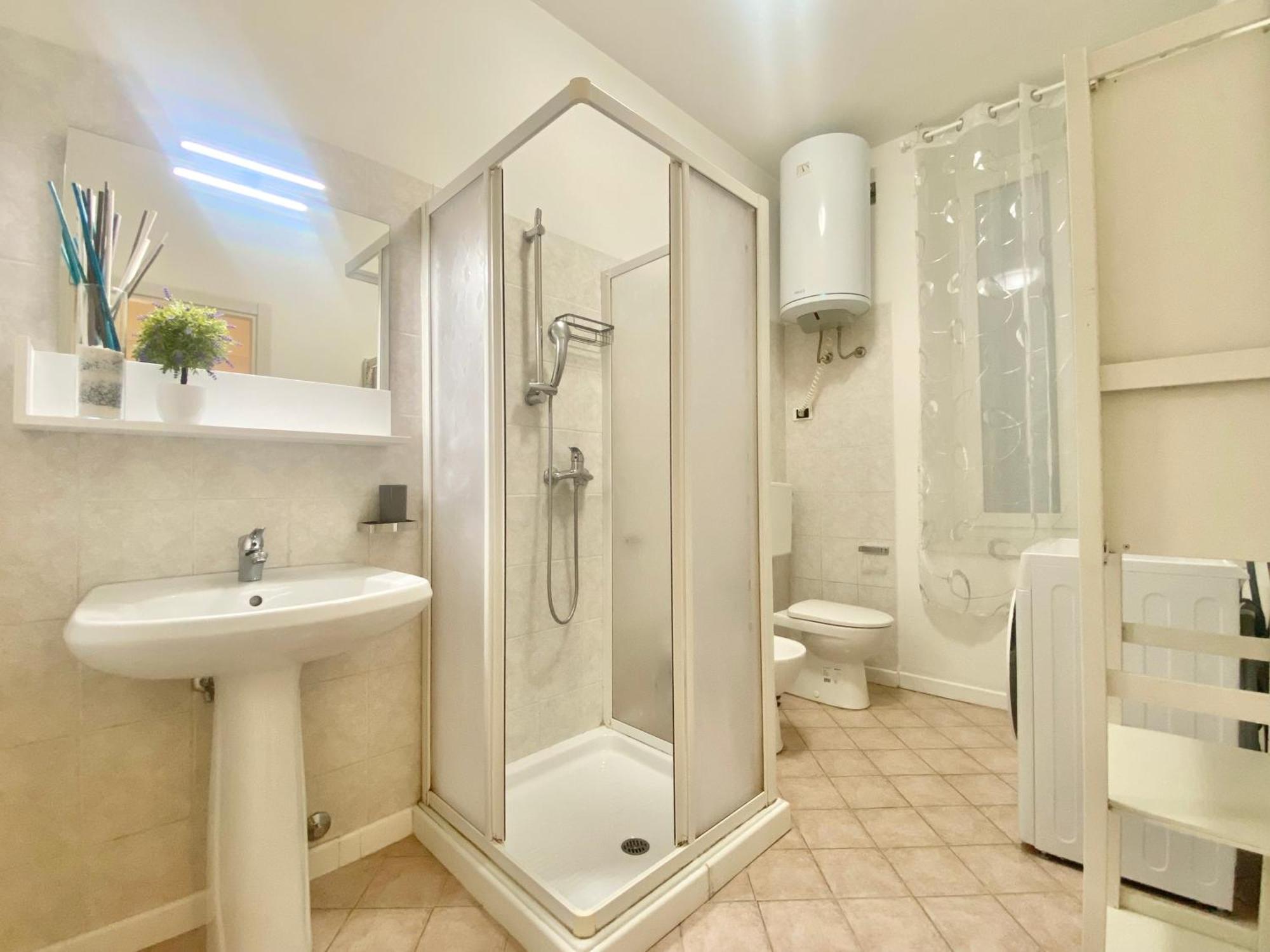 ראפאלו Mazzini 12 Very Central Apartment With Private Garage, Air Conditioning, Wifi, Just 50 Meters From The Beach מראה חיצוני תמונה