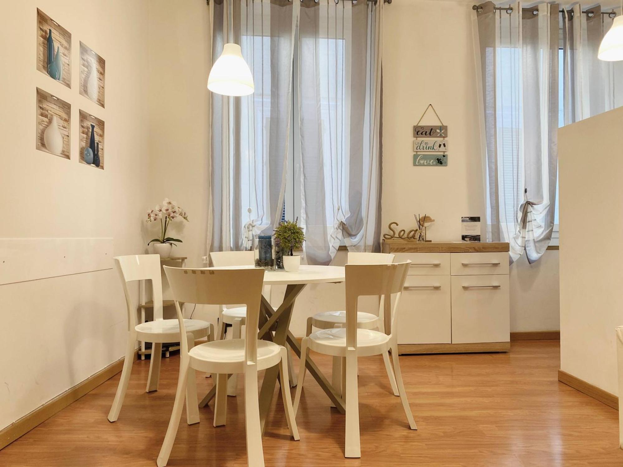 ראפאלו Mazzini 12 Very Central Apartment With Private Garage, Air Conditioning, Wifi, Just 50 Meters From The Beach מראה חיצוני תמונה